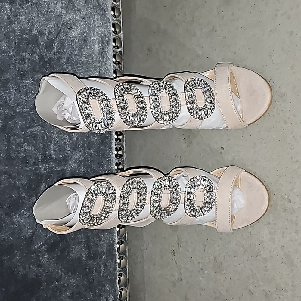 Beautiful Nude Strap with Oval Stones in front Design Heels New!
